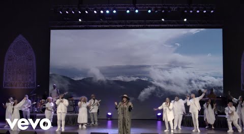 TASHA COBBS LEONARD - HOLY (Live)